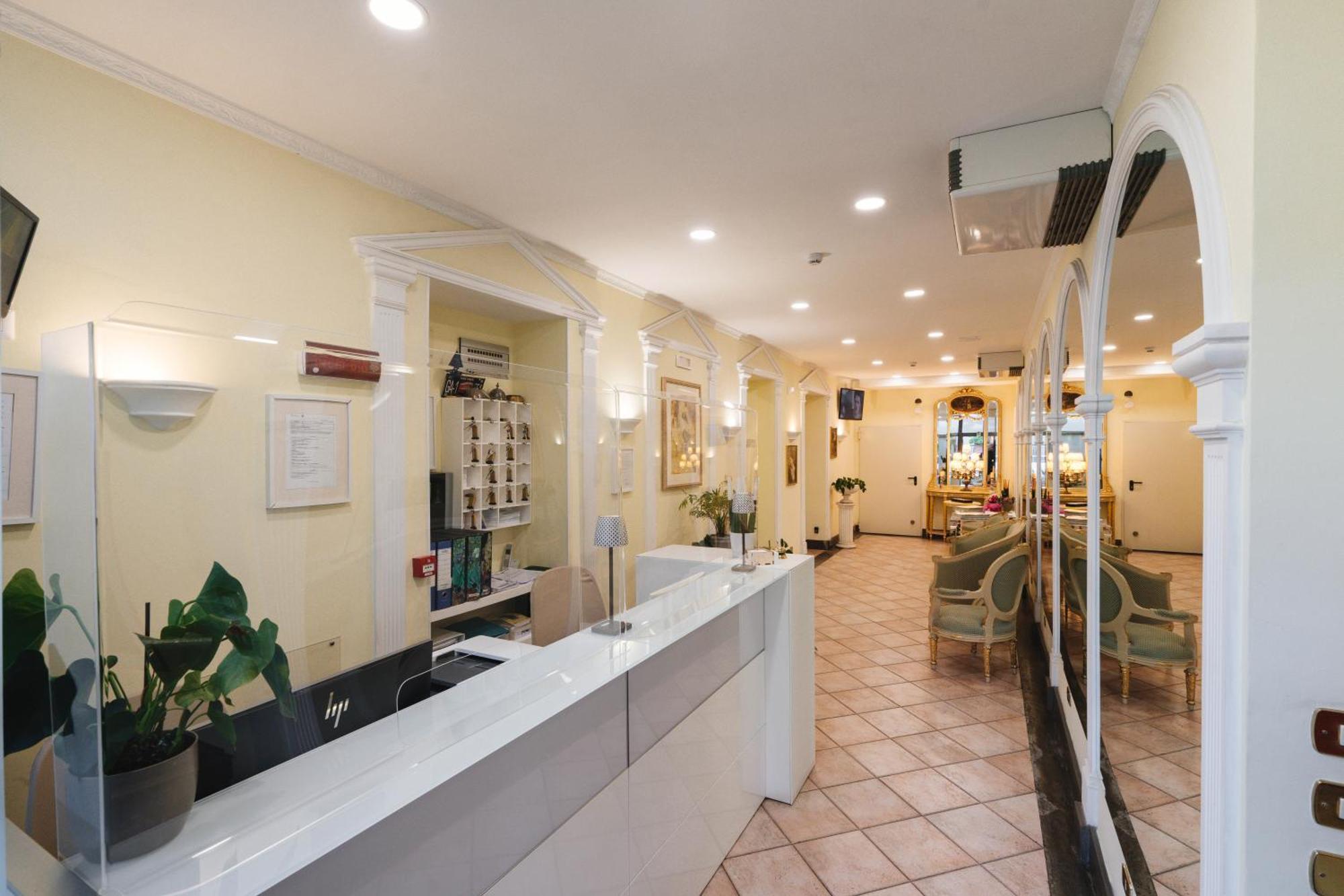 רומא Sourire Hotel מראה חיצוני תמונה