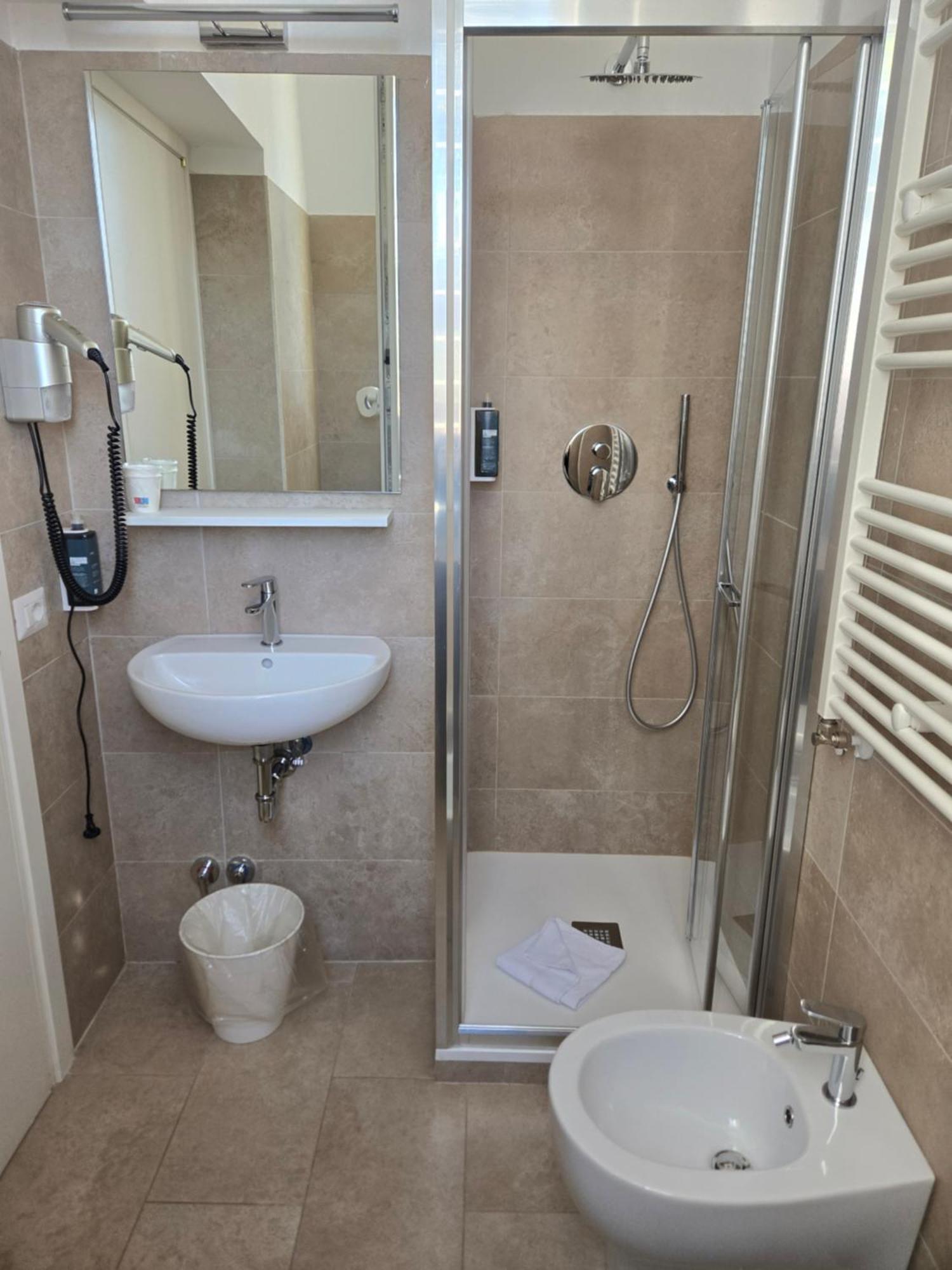 רומא Sourire Hotel מראה חיצוני תמונה